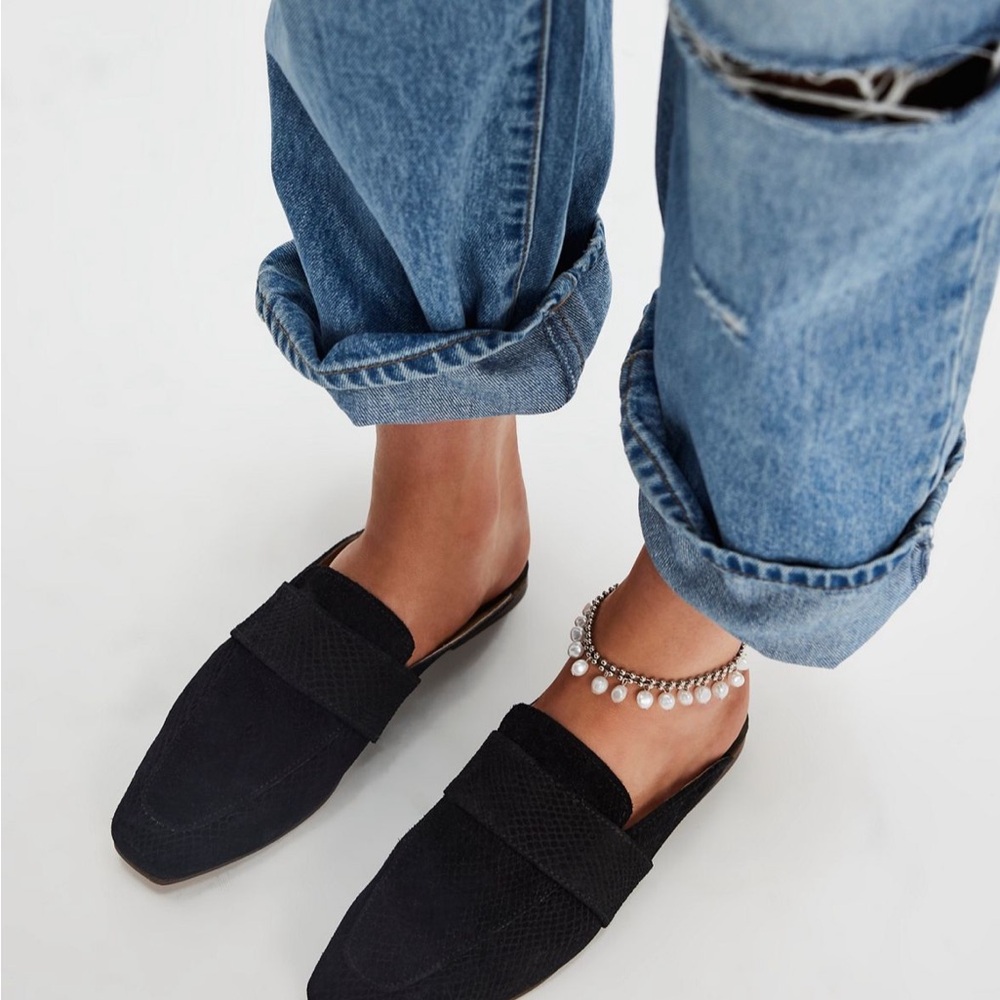 New with Box FREE PEOPLE Black At Ease Mule NWT
